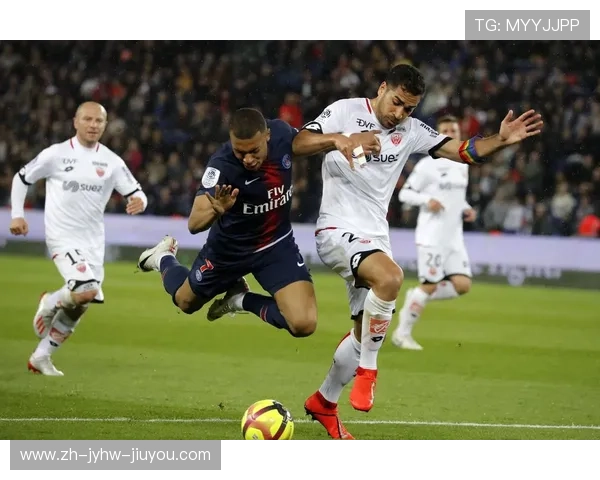 法甲冠军球队庆典活动及球迷互动回顾 法甲冠军球队庆典活动及球迷互动回顾